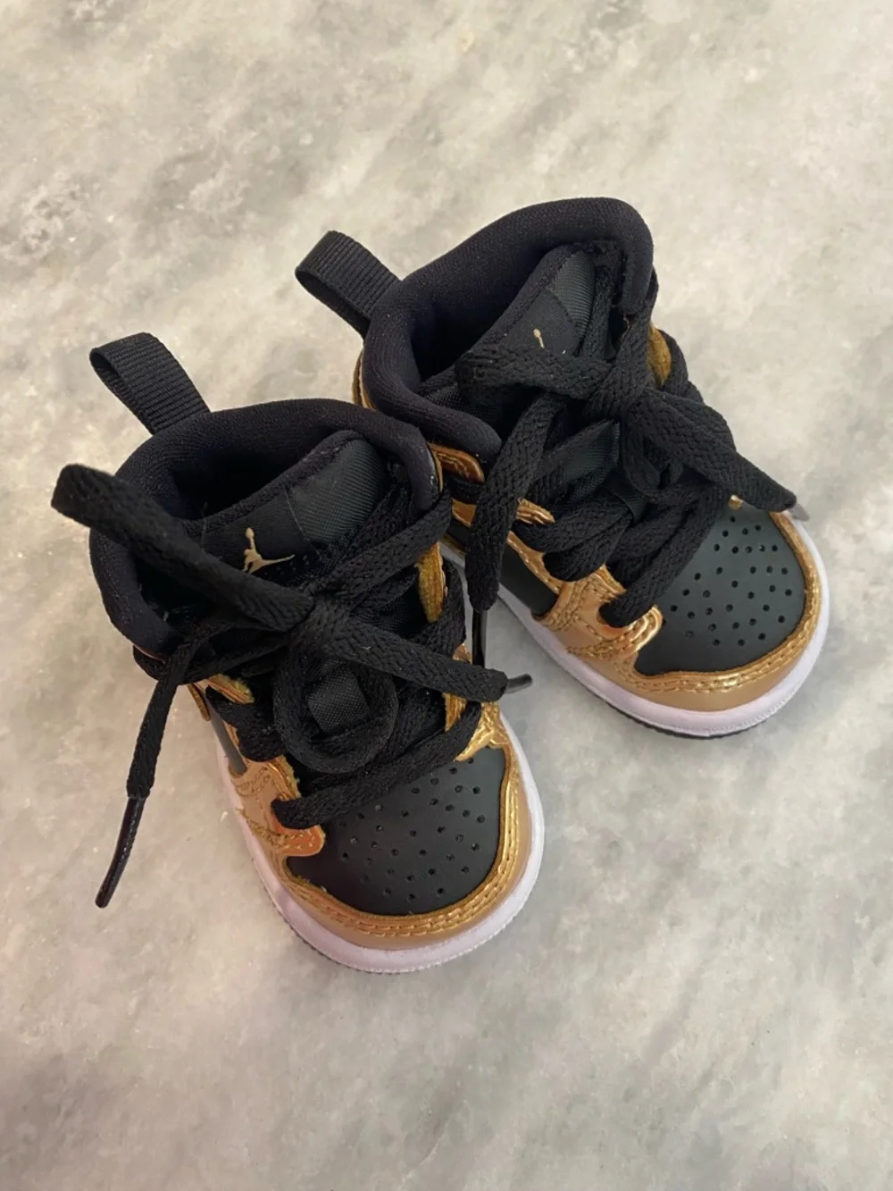 Nike Jordan Toddler 1 Mid SE Metallic Gold Black Infant size 2 NEW! - Picture 6 of 7